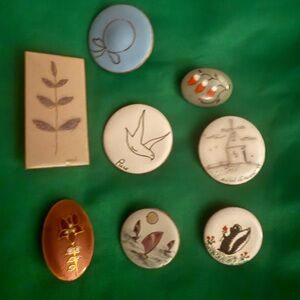 Vintage Art-Inspired enamel Pin Set